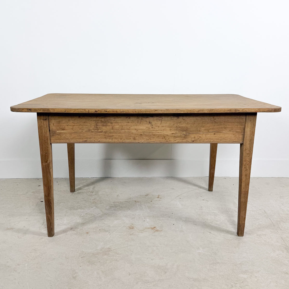Antieke boerderijkamer tafel van gebleekt eiken met lade