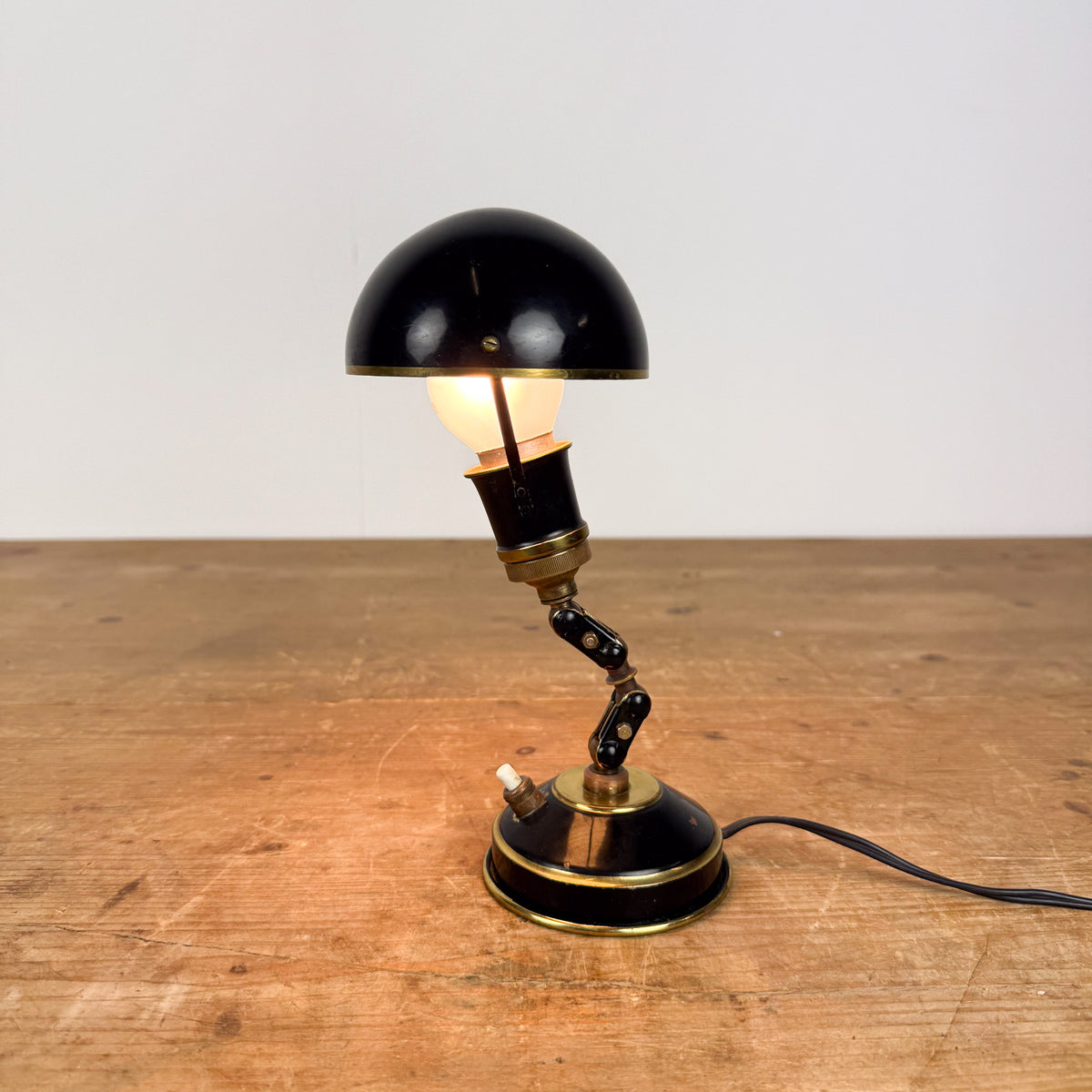 Vintage verstelbare bureaulamp zwart met messing details