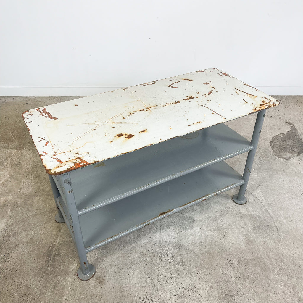Industriële metalen werktafel met drie niveaus